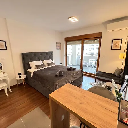 Apartment White Homes 16 - Master Quart