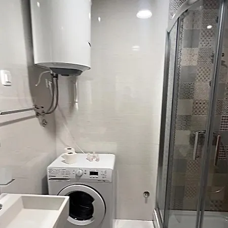 White Homes 16 - Master Quart Apartment *