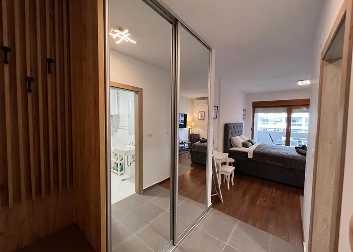 White Homes 16 - Master Quart *